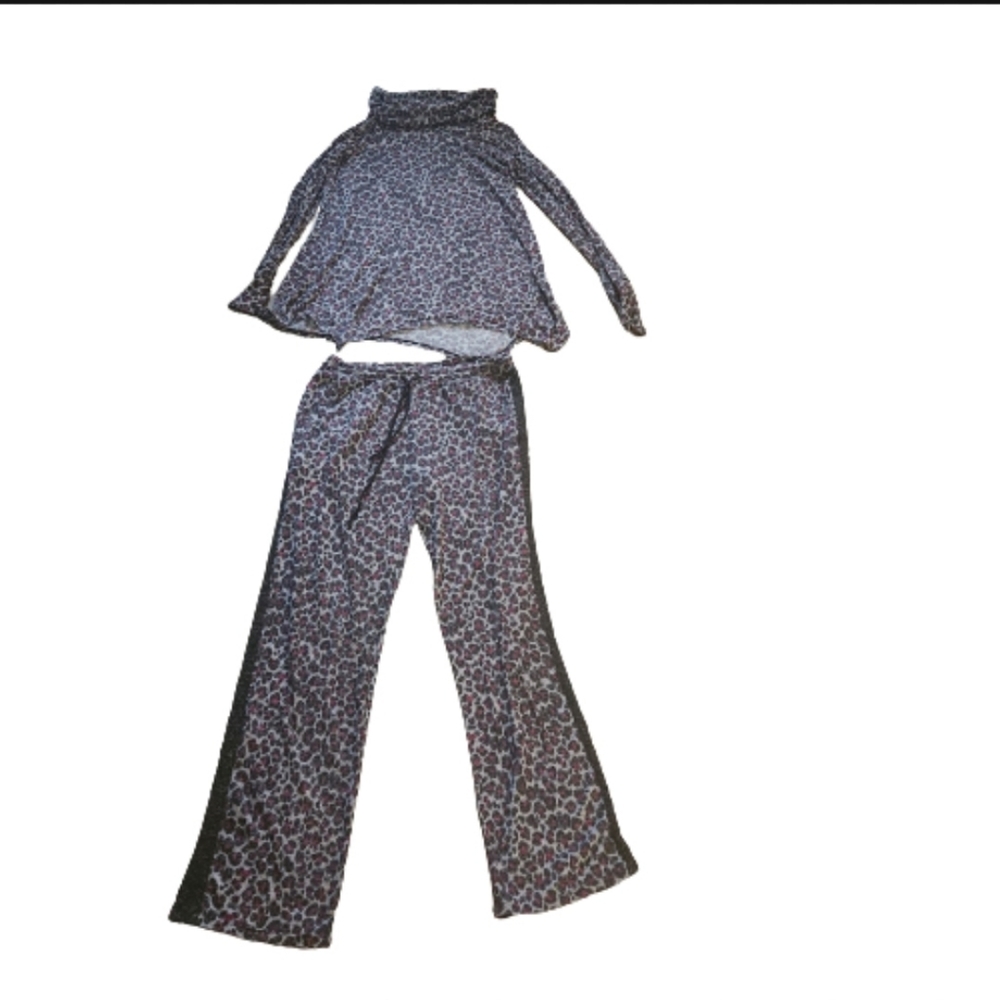 Soft & Cozy Company Top & bottom set Cowl Neck Long Sleeve Leopard Size S